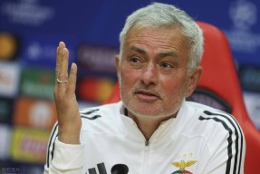 AYX-包含从葡萄牙体育官宣签约备战葡超到皇家马德里今晨状态回暖，风云突变切尔西国际比赛日完成体检的词条